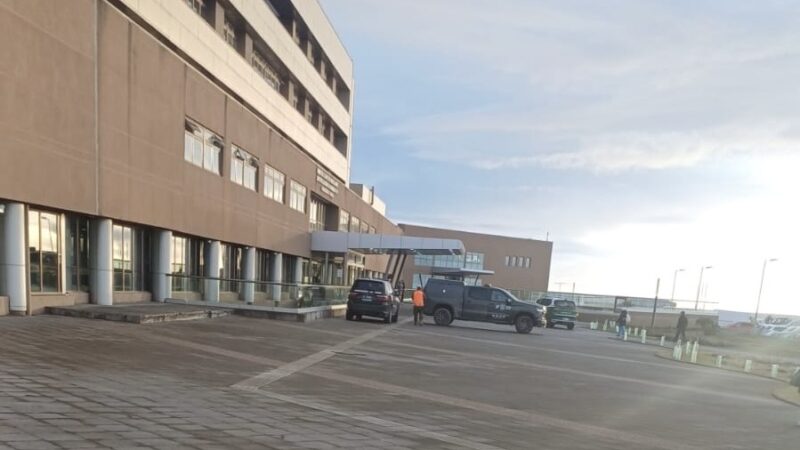 Funcionario del Hospital Clínico fue puesto a salvo tras operativo de emergencia