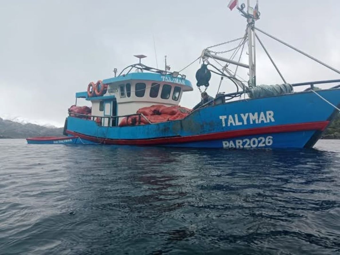 Armada activa operativo de búsqueda por desaparición de lancha pesquera a 200 kms al sur de Punta Arenas.