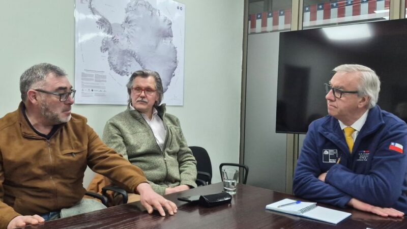 SEREMI de Obras Públicas se reunió con Juntas de Vecinos por estado de conservación de puentes del centro de Punta Arenas.