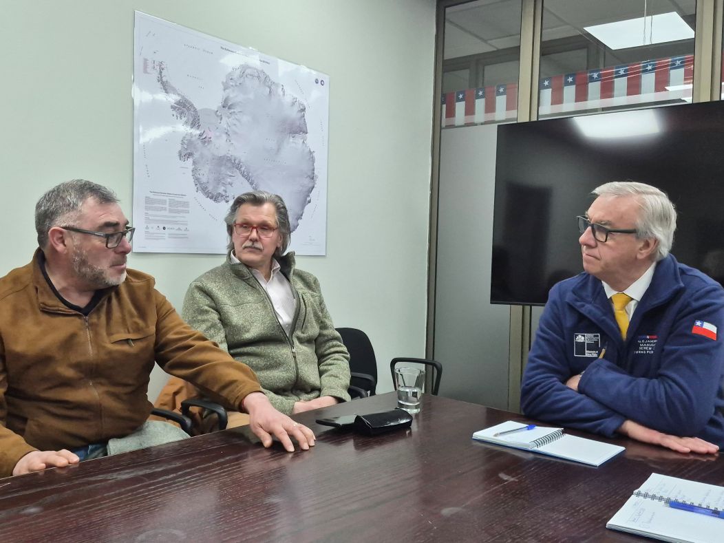 SEREMI de Obras Públicas se reunió con Juntas de Vecinos por estado de conservación de puentes del centro de Punta Arenas.