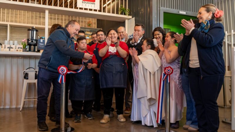 Café Inclusivo Aguas Magallanes Edudown fue inaugurado hoy en la Biblioteca Municipal N° 114 de Punta Arenas.