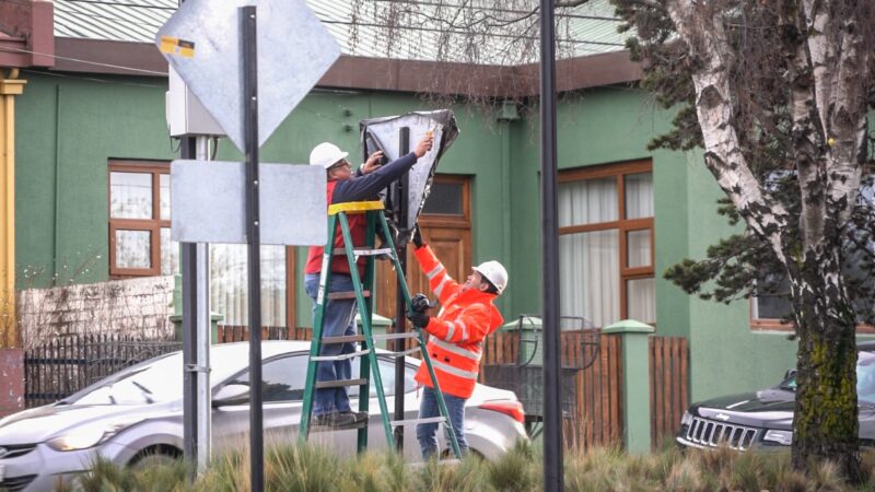 Municipio restablece señaléticas de tránsito tras término del invierno