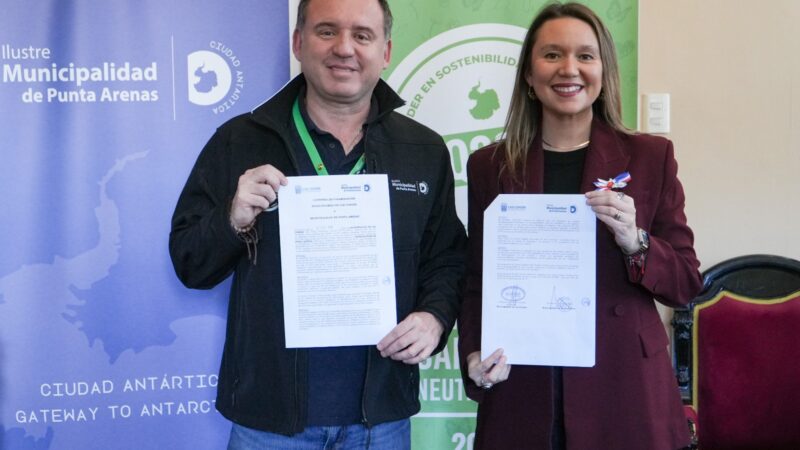 Comunas de Punta Arenas y Las Condes firman convenio de colaboración.