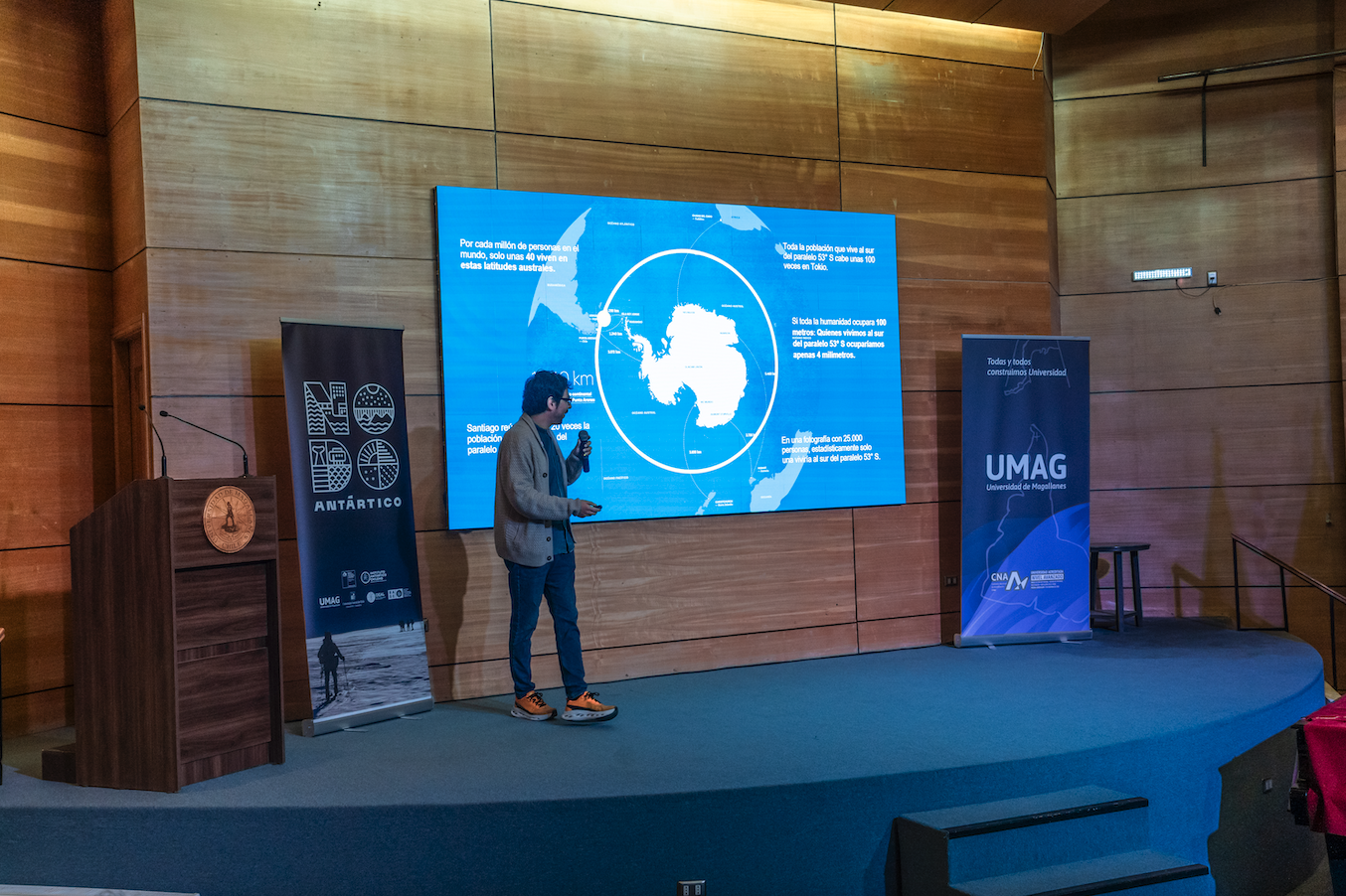 Nodo Antártico presentó en Punta Arenas el libro «Antártica en Cifras: Laboratorios Naturales».