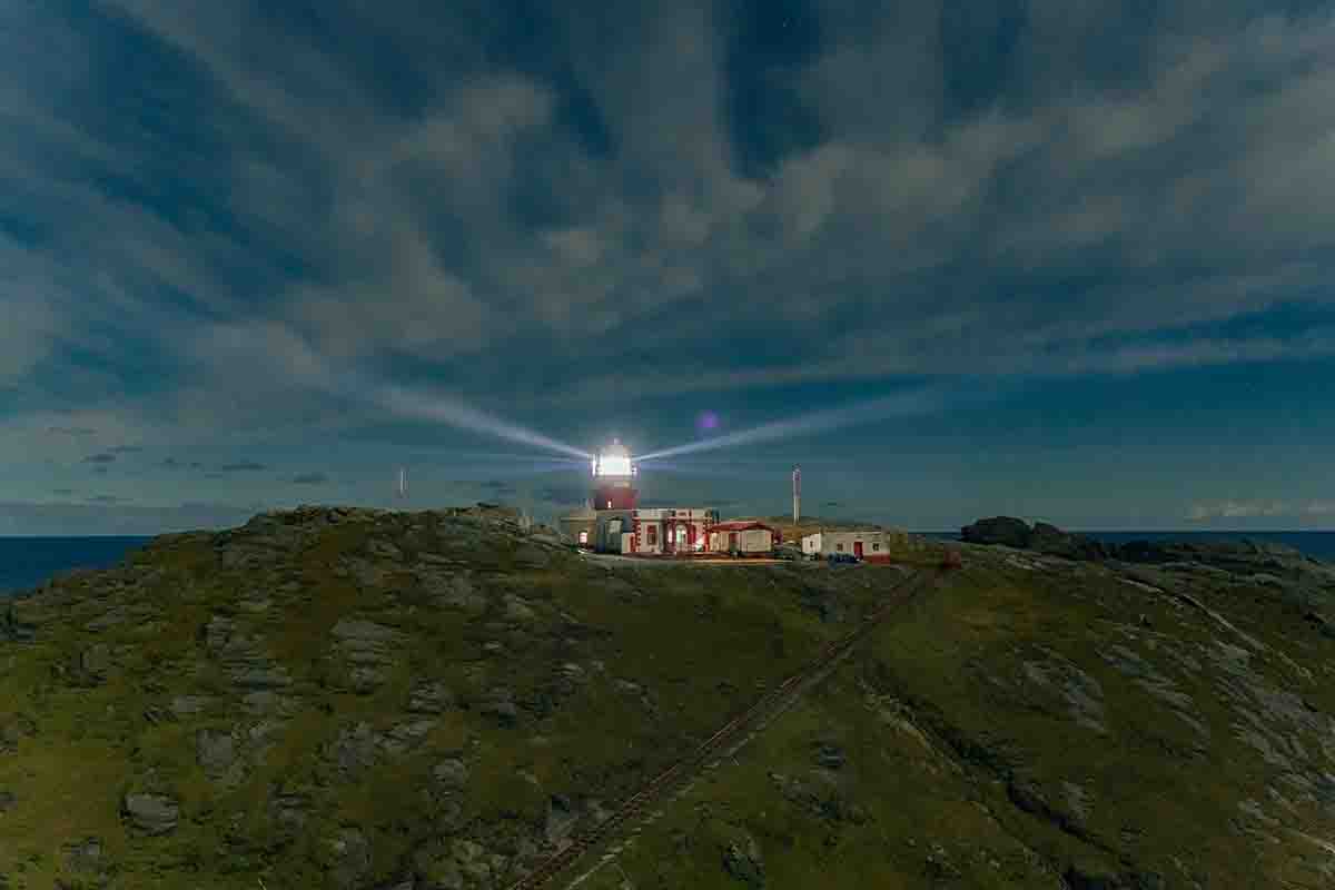 Faro Islotes Evangelistas cumple 130 años como guardián del Estrecho y recibe reconocimiento patrimonial mundial