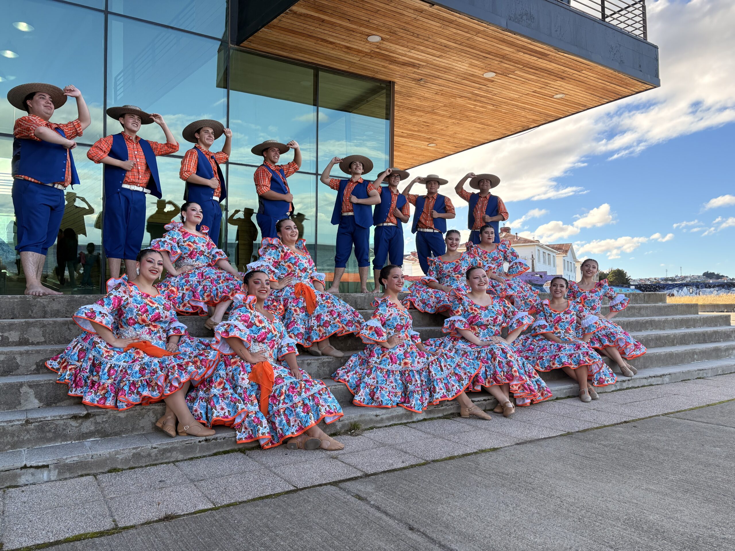 Compañía folklórica BRISA AUSTRAL de Magallanes emprende nueva gira internacional.