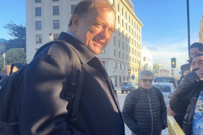 Ministro Poduje fija para septiembre el cierre de la toma Lautaro en Punta Arenas