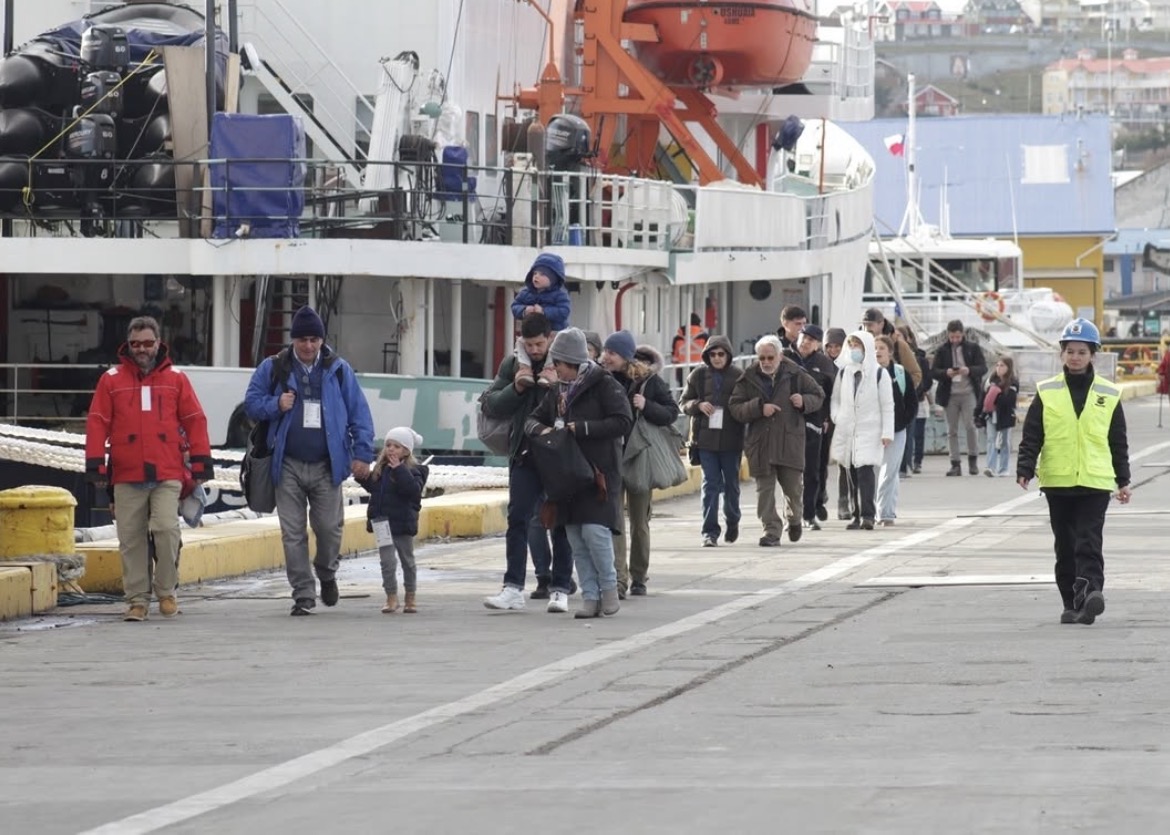 Comenzó oficialmente la temporada de cruceros 2026-2027 en Punta Arenas