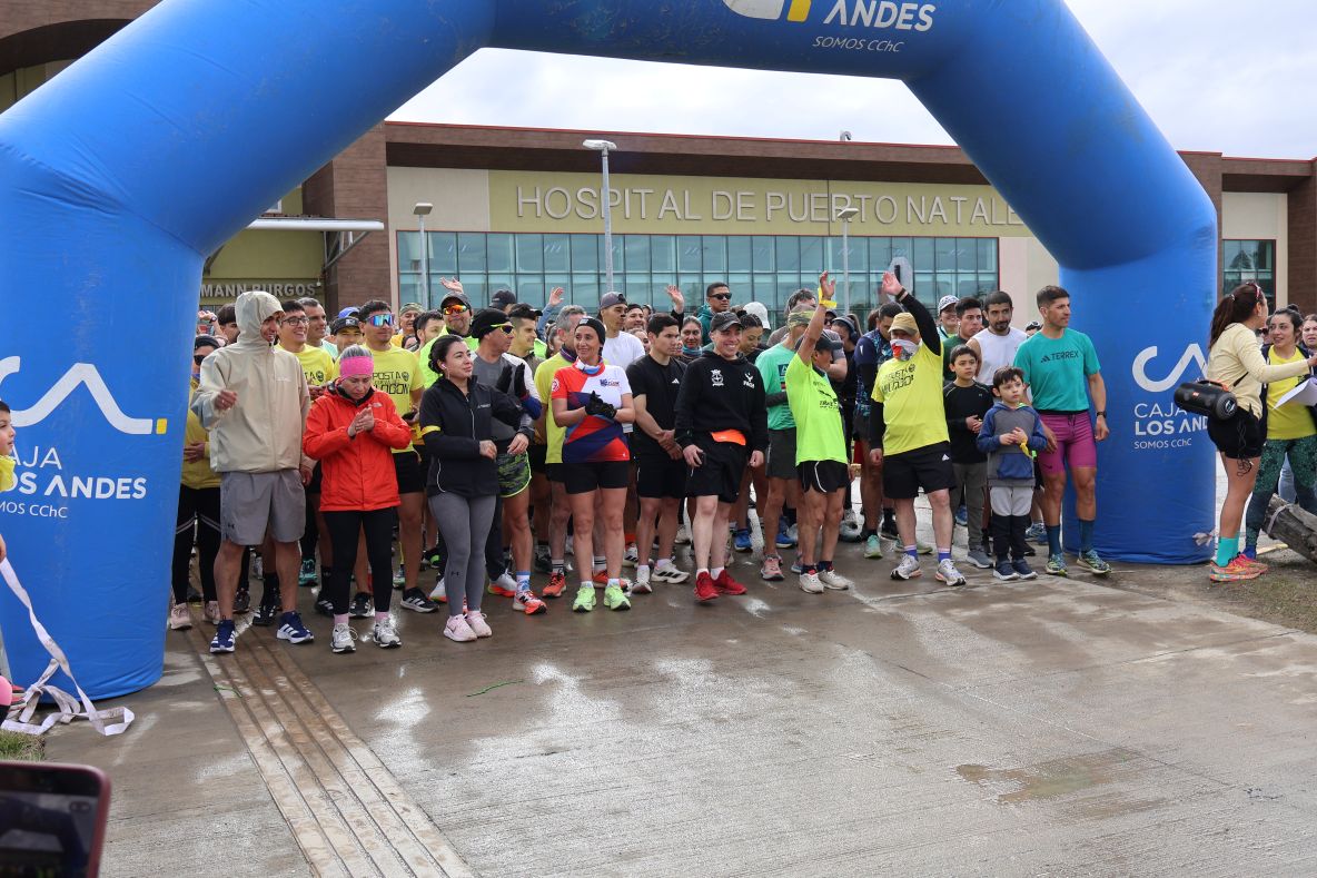 Personal del Hospital Dr. Augusto Essmann Burgos de Puerto Natales realizó primera corrida aniversario con más de 300 participantes.