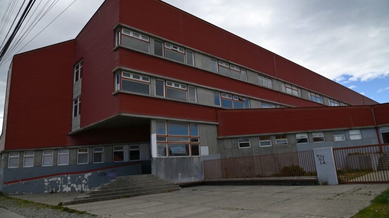 Más de $ 2.500 millones de pesos se destinarán a conservación de infraestructura educacional en 5 establecimientos de la Región de Magallanes.