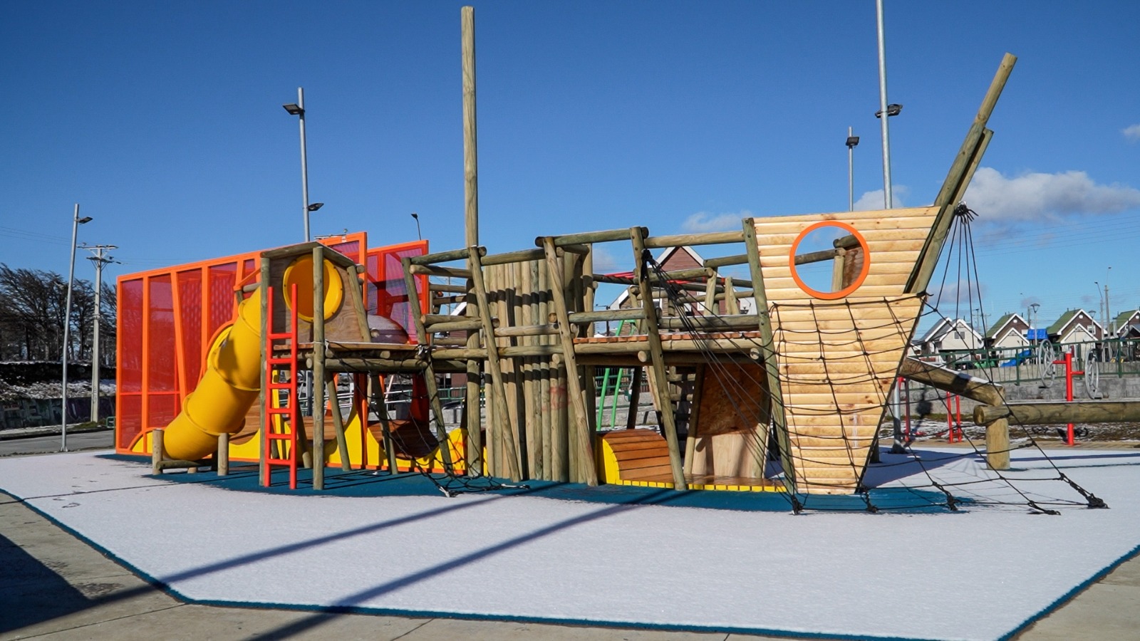 Municipio finaliza obras de la Plaza Cívica Archipiélago de Chiloé en el sector sur de Punta Arenas.