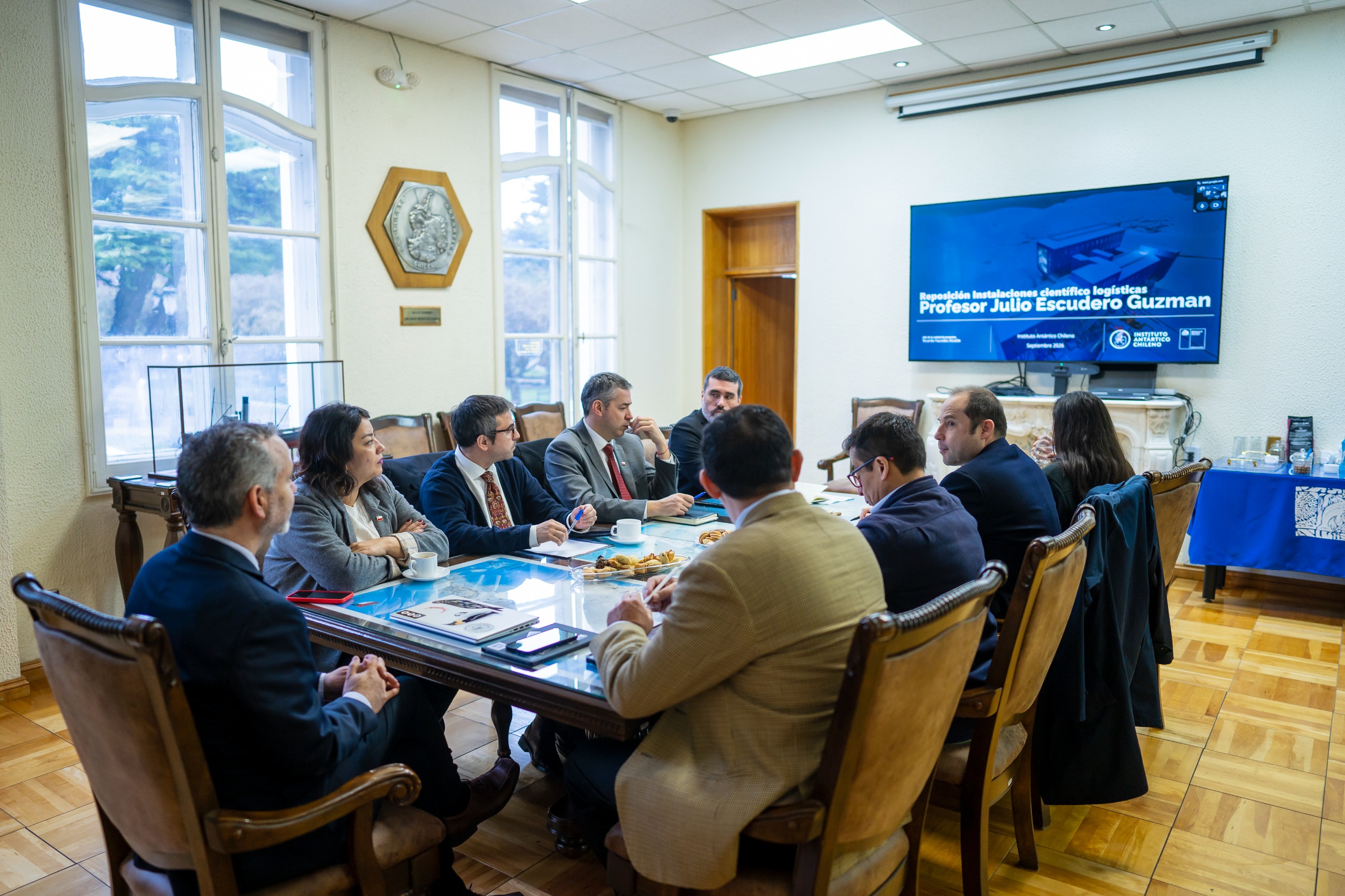 INACH presenta ante autoridades regionales proyecto de reposición de la base antártica Julio Escudero y piloto de Hidrógeno Verde.