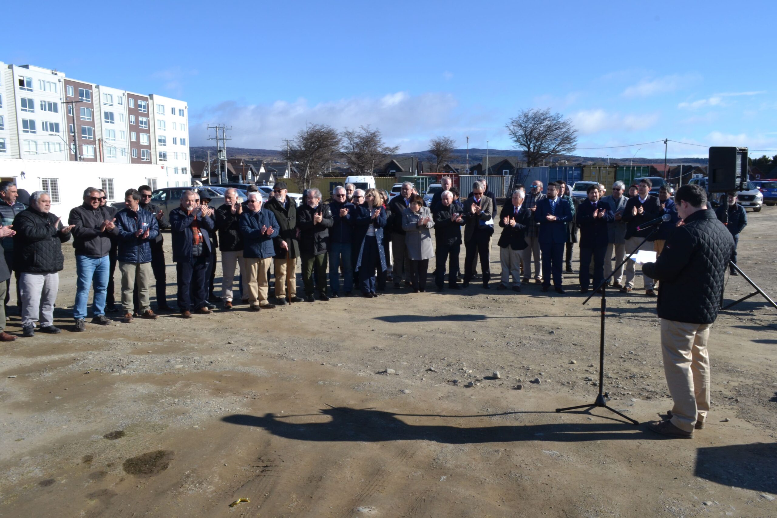 CChC Magallanes coloca primera piedra de su nueva sede regional en Punta Arenas.