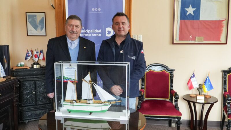 Alcalde Radonich fortalece vínculos con autoridades de Chiloé en cierre de conmemoraciones.