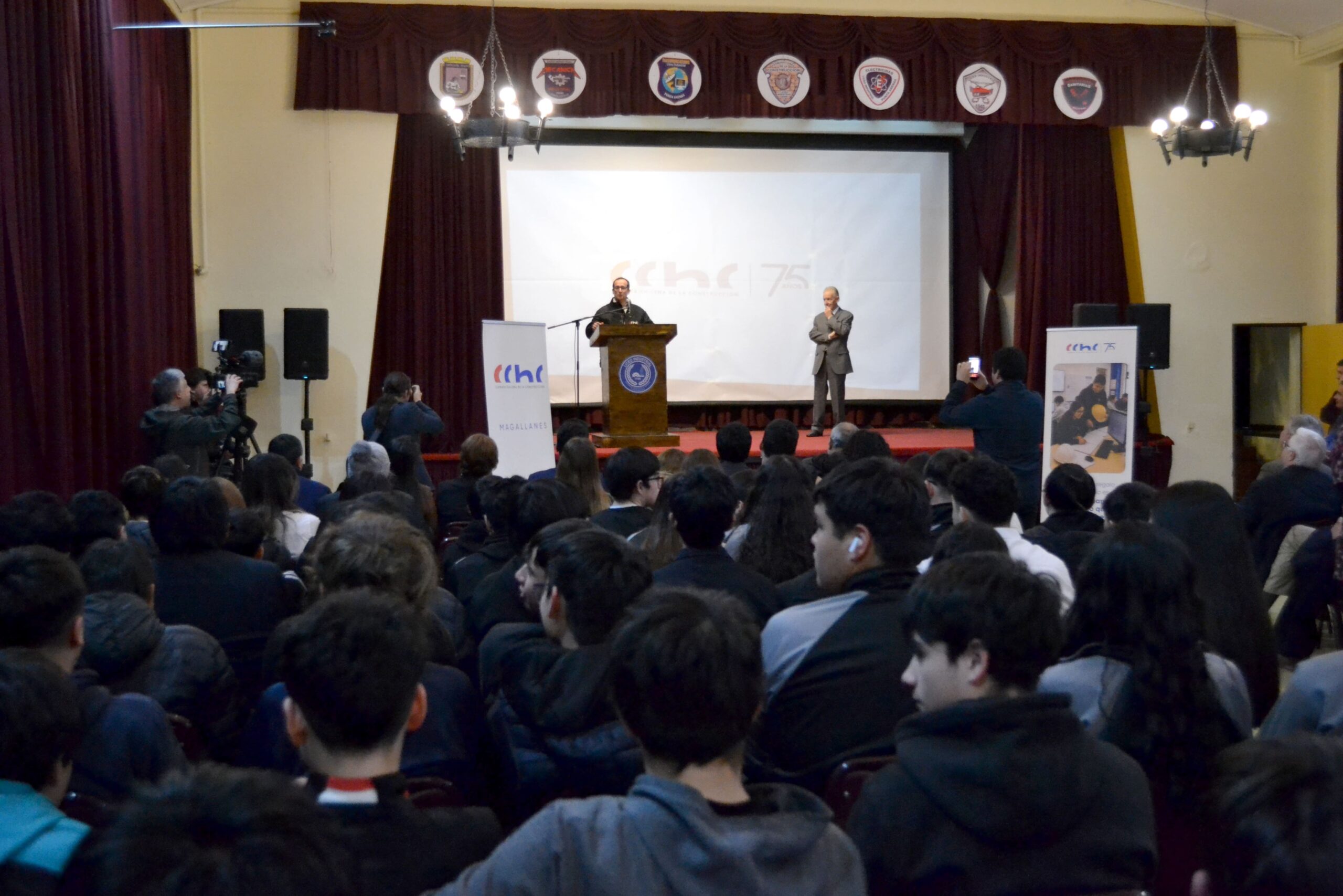 CChC Magallanes entregó Sala Construyo Mi Futuro al Liceo Industrial Bicentenario Armando Quezada Acharán de Punta Arenas.