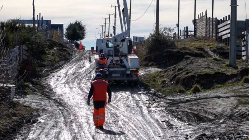 Municipio mejora capacidad eléctrica y extiende alumbrado hacia los sectores periurbanos de Punta Arenas.