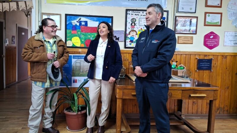 Escuela Nicolás Mladinic de Puerto Natales se adjudica fondo para transformar su invernadero en un modelo de inclusión.