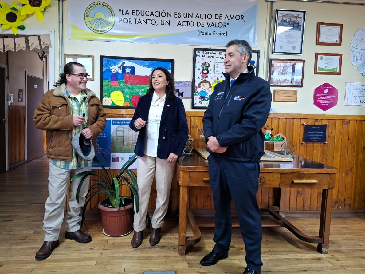 Escuela Nicolás Mladinic de Puerto Natales se adjudica fondo para transformar su invernadero en un modelo de inclusión.