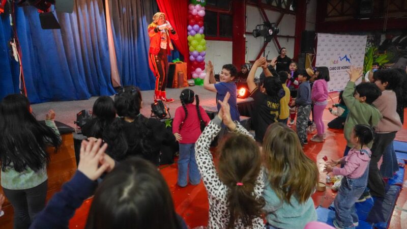 Cerca de 400 personas participaron en “Cultura por la Niñez” en Puerto Williams.