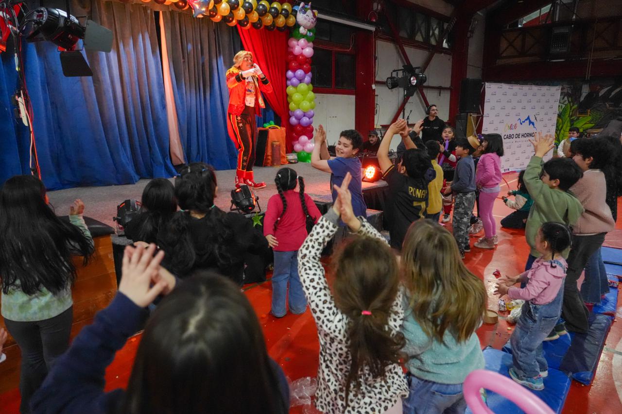 Cerca de 400 personas participaron en “Cultura por la Niñez” en Puerto Williams.