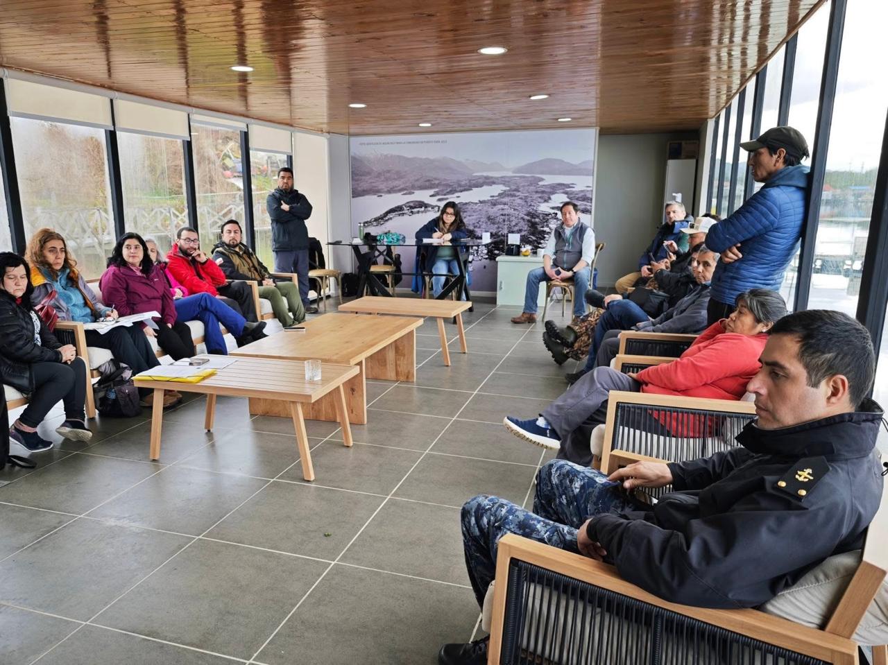 Familias de Puerto Edén solicitaron a Bienes Nacionales seguir fortaleciendo el desarrollo productivo y la habitabilidad.