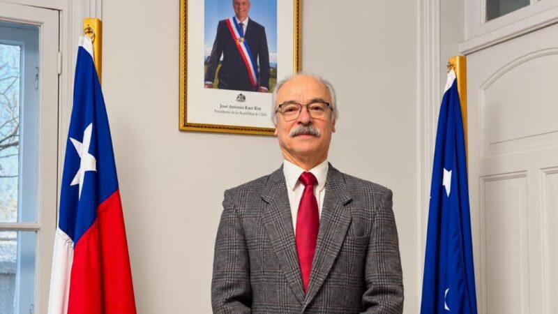 Mauricio Peña y Lillo asume como nuevo director regional de Sernatur en Magallanes.