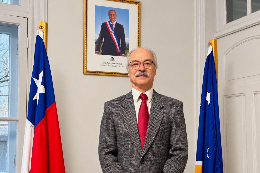 Mauricio Peña y Lillo asume como nuevo director regional de Sernatur en Magallanes.