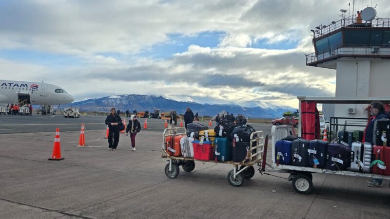 Gremios turísticos de Ultima Esperanza valoran licitación para obras en el aeródromo de Puerto Natales, pero reclaman medidas de mitigación y más información.