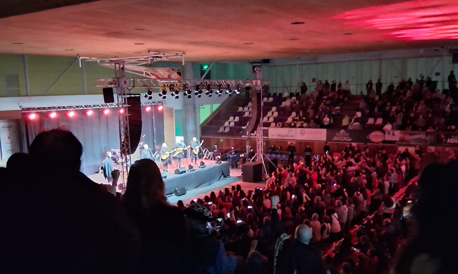 Tablero lleno y emoción a flor de piel: así fue el concierto de Quilapayún | Juan Salvador Miranda