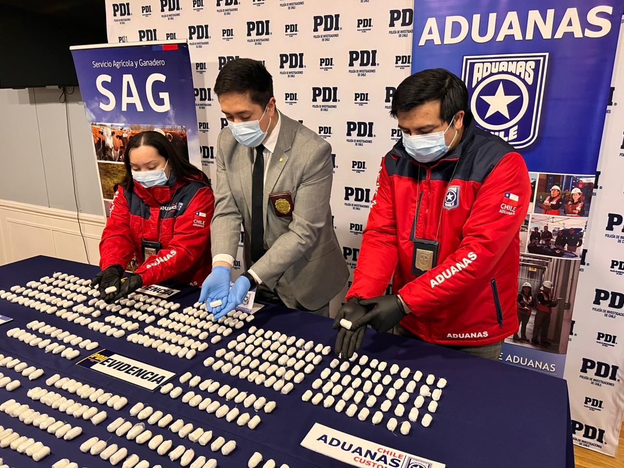 Aduanas incauta casi seis kilos de cocaína ocultos en el cuerpo de una pasajera en el aeropuerto de Punta Arenas