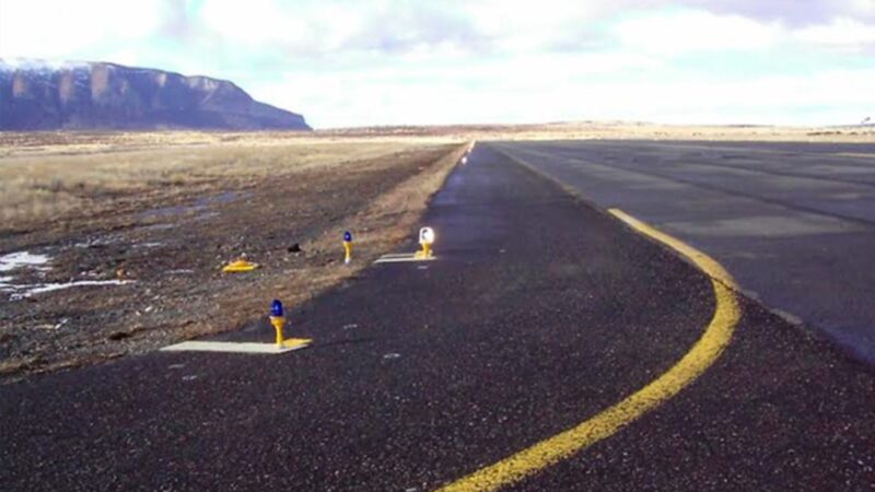 MOP informa avances en licitación para conservación mayor de pista del aeródromo Teniente Julio Gallardo de Puerto Natales.