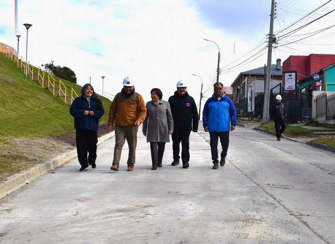 Fue reabierta al tránsito vehicular la Avenida Colón de Punta Arenas, tras obras de conservación.