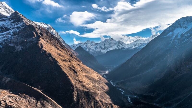 De Nepal a Chile: investigador advierte que en Chile la alta montaña también puede generar aluviones capaces de impactar kilómetros aguas abajo.