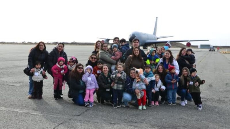 Párvulos conocieron la IV Brigada Aérea de la FACH en Chabunco.