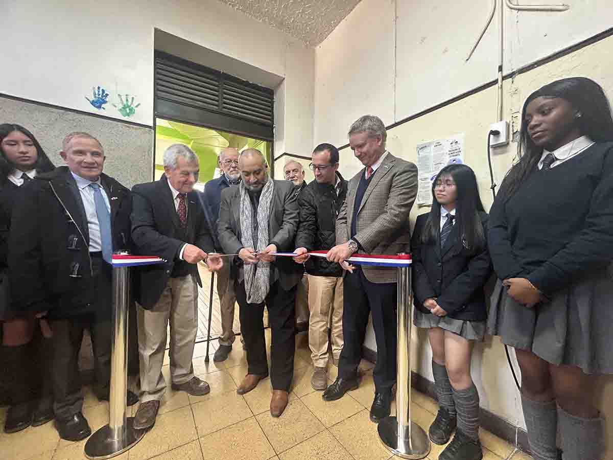 CChC Magallanes entregó Sala Construyo Mi Futuro al Liceo Industrial Bicentenario Armando Quezada Acharán