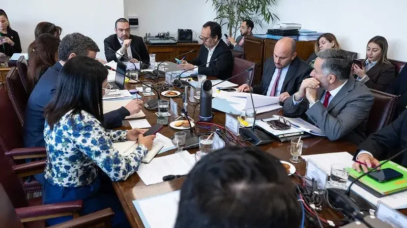 Subsistema de inteligencia económica: Comisión Mixta avanza en definición de herramientas claves contra el crimen organizado y la ruta del dinero.