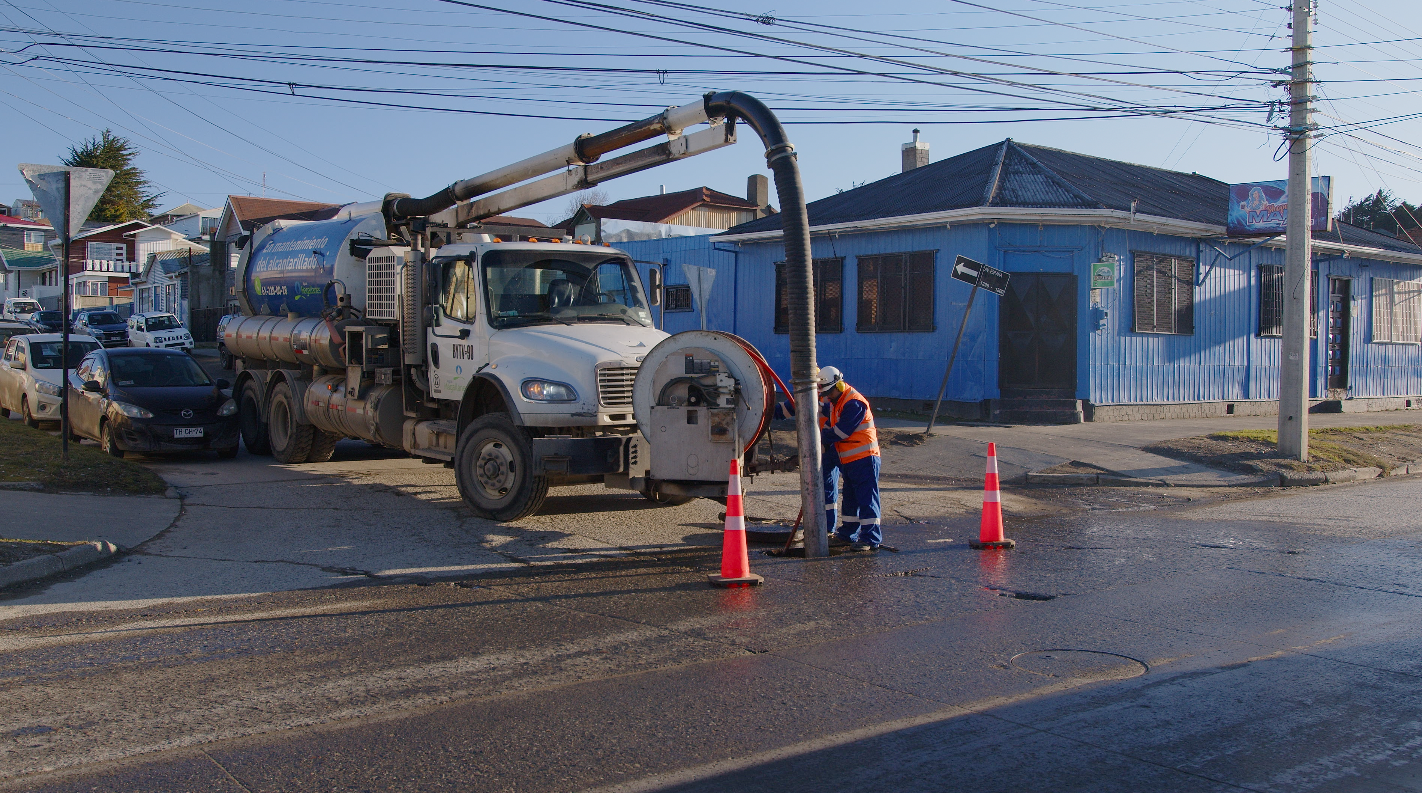 Aguas Magallanes refuerza llamado a cuidar el alcantarillado durante fiestas patrias