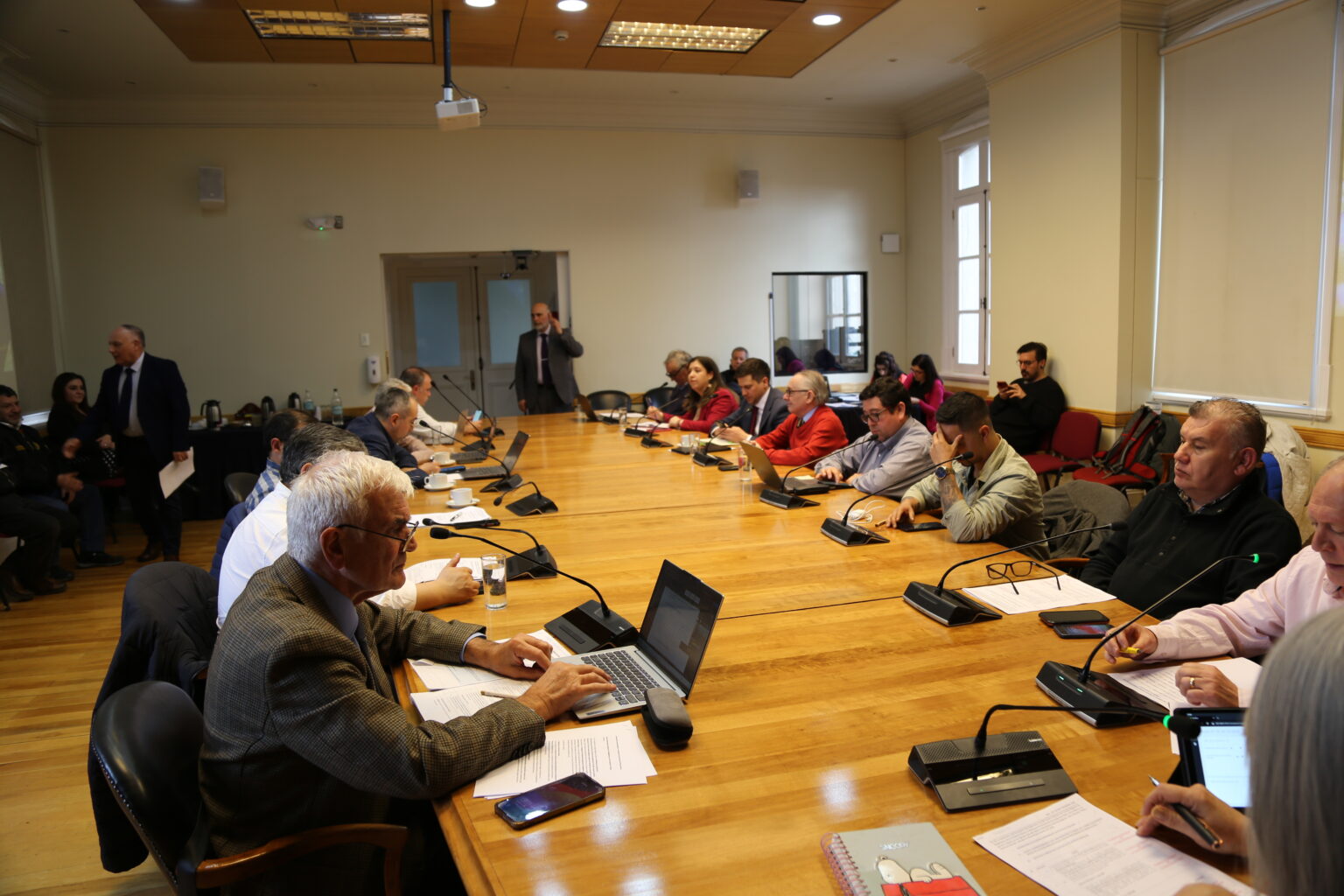El deporte magallánico y la preparación del Cuerpo de Bomberos fueron los temas centrales de la reciente sesión del Consejo Regional.