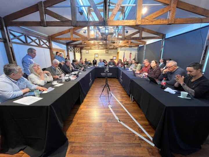 Anhelos históricos para San Gregorio y Tierra del Fuego marcan última sesión del Consejo Regional: alcantarillado y centro de gestión de residuos.