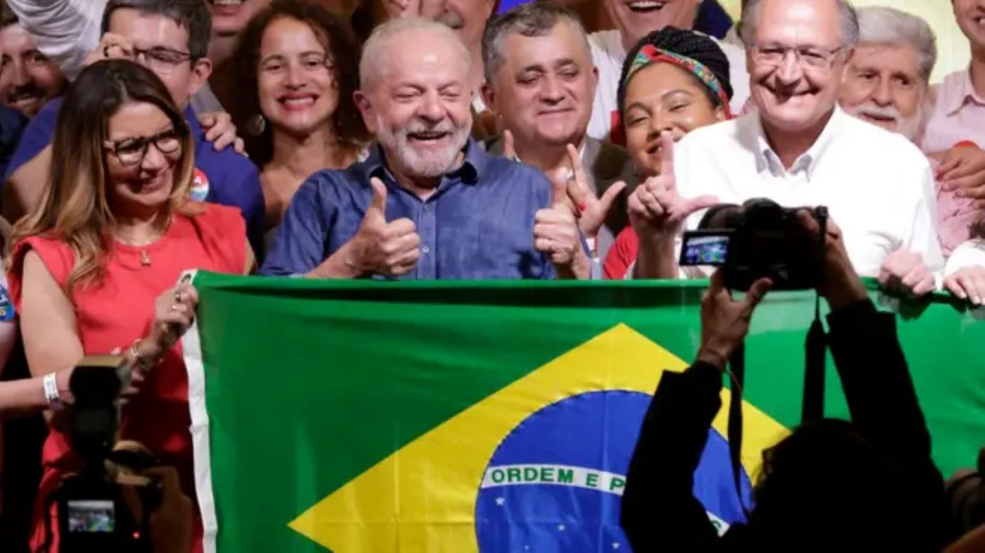 Histórico triunfo de Lula en segunda vuelta presidencial en Brasil contra ultraderechista Bolsonaro.