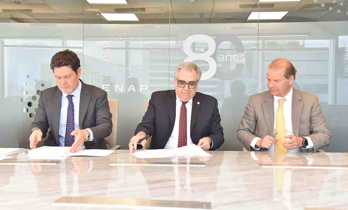 Enap realiza una de las mayores inversiones de su historia en el extranjero para adquirir operación petrolera en Ecuador