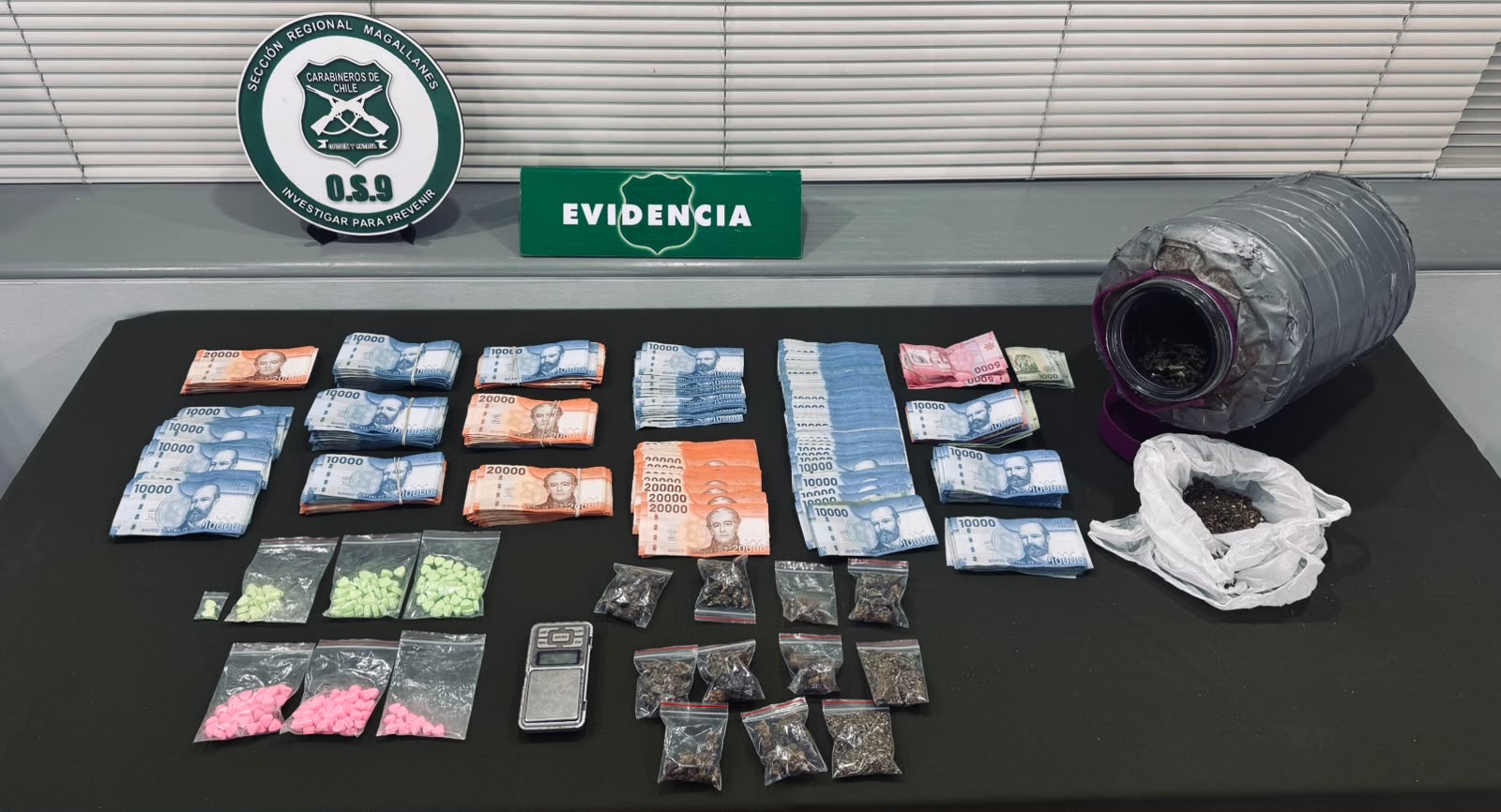 Dos ciudadanos colombianos quedan en prisión preventiva tras operativo del OS9 en Punta Arenas
