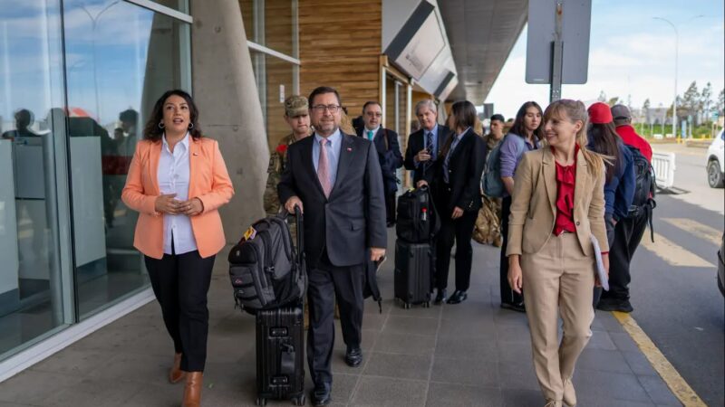 Canciller Pérez Mackenna visita la región de Magallanes.