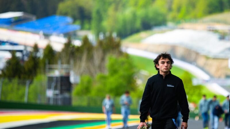 Nicolás Pino y HIF Global se unen para impulsar la innovación chilena en el automovilismo internacional.