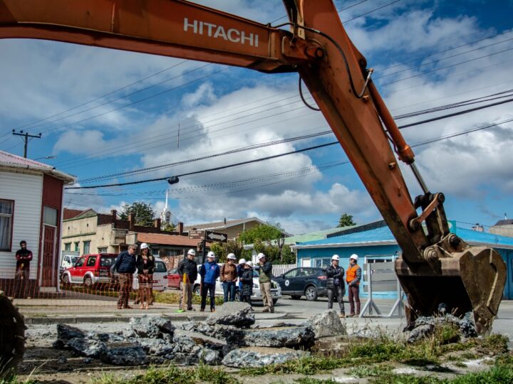 Comenzaron las obras de conservación vial en calle Monseñor Fagnano, entre José Nogueira y Chiloé.