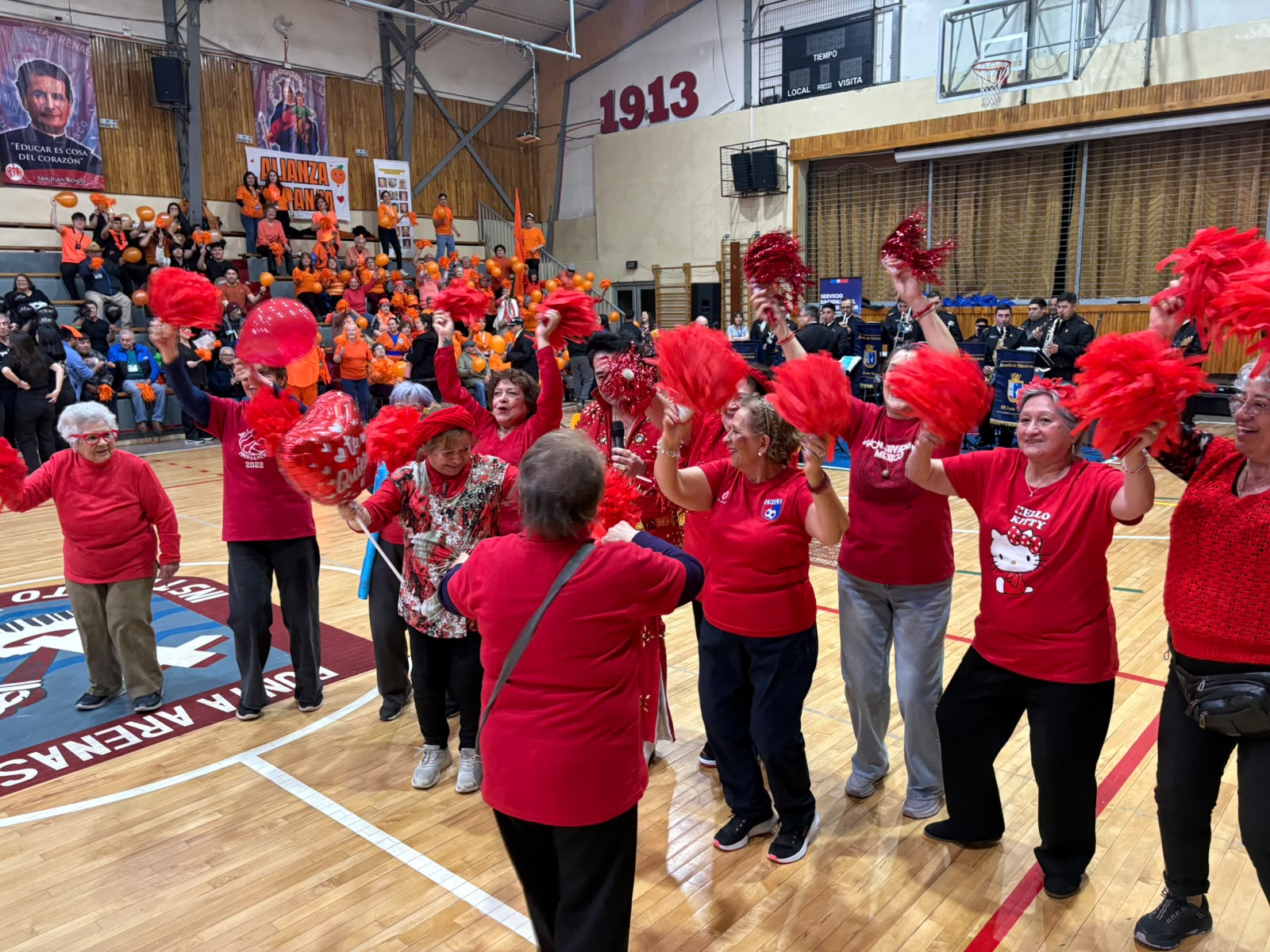 Energía desbordante en Jornada Recreativa para personas mayores en Punta Arenas.