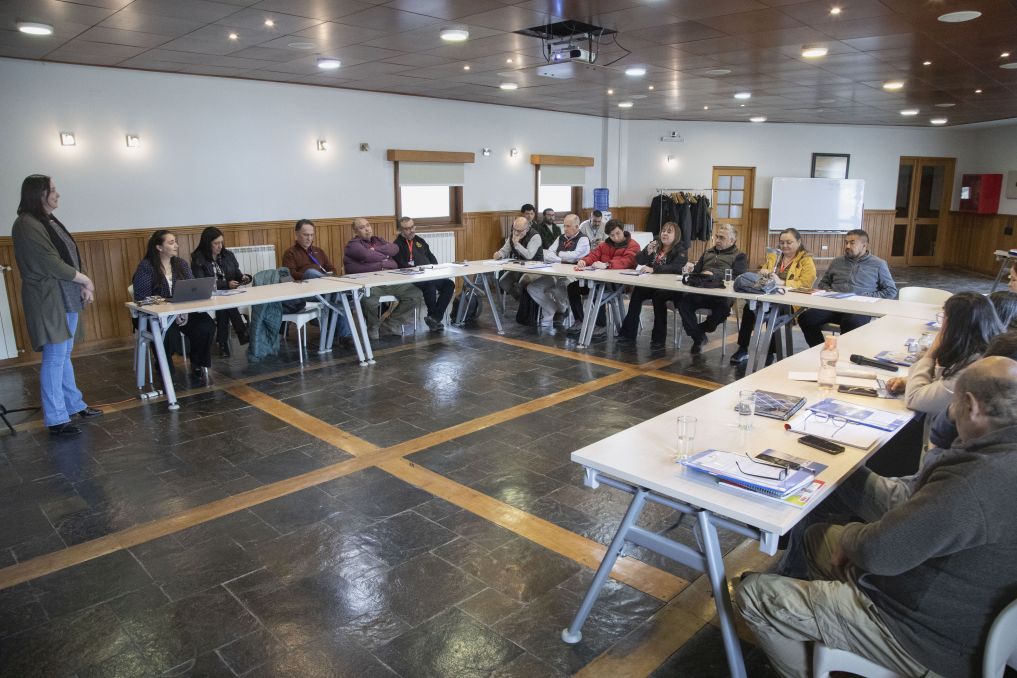 Región de Magallanes fortalece sus Servicios Sanitarios Rurales con encuentros en Punta Arenas y Puerto Natales.