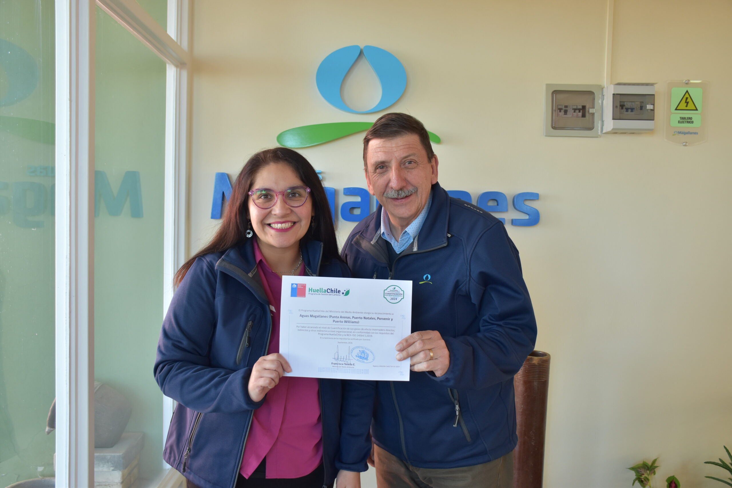 Industria regional y cambio climático: Aguas Magallanes obtiene sello de gestión ambiental HuellaChile