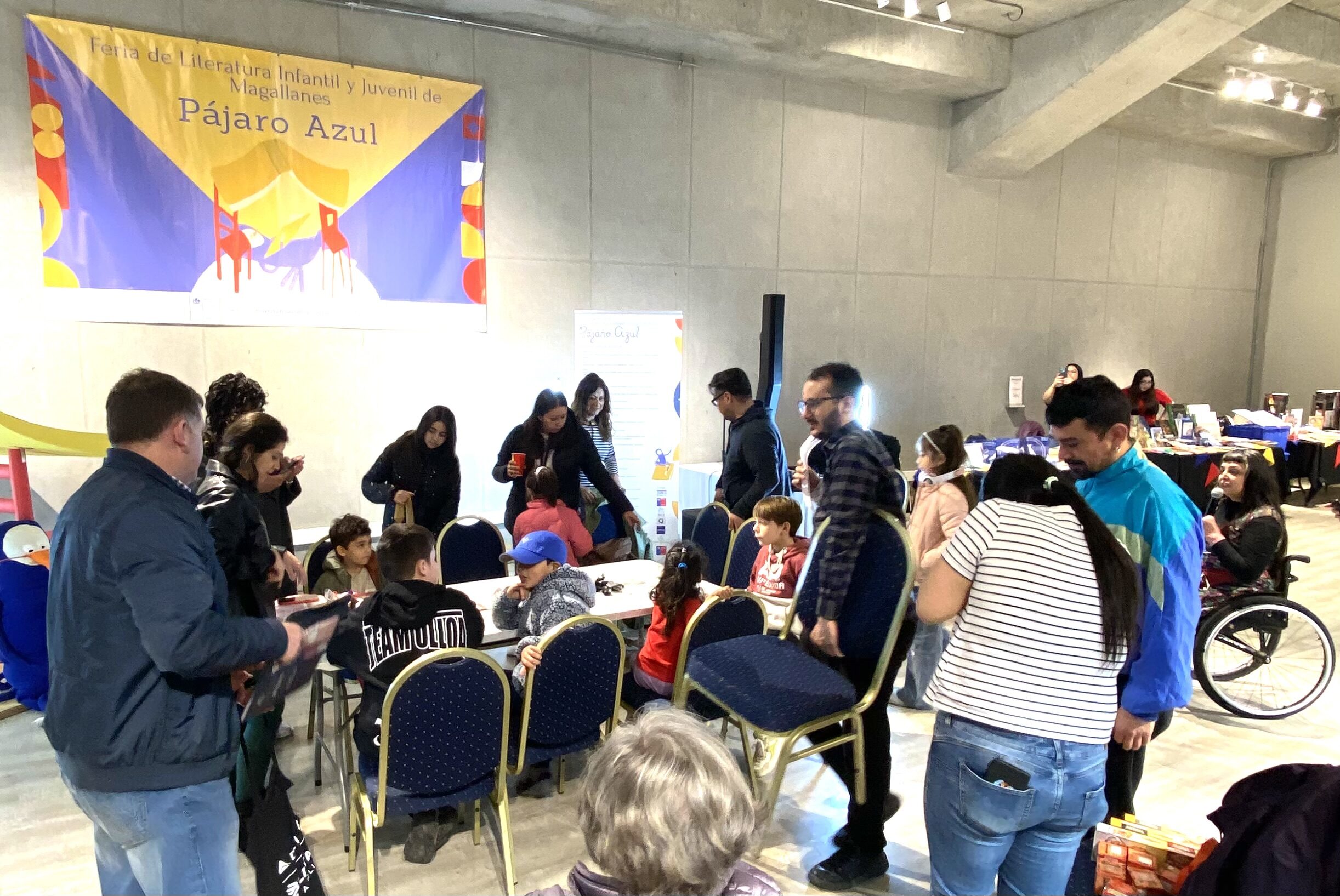 La Feria del Libro Infantil y Juvenil “Pájaro Azul” regresa a Punta Arenas con editoriales nacionales y librerías locales.