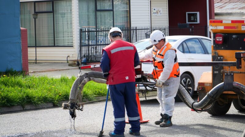 Municipio inicia plan de bacheo en 44 puntos de Punta Arenas